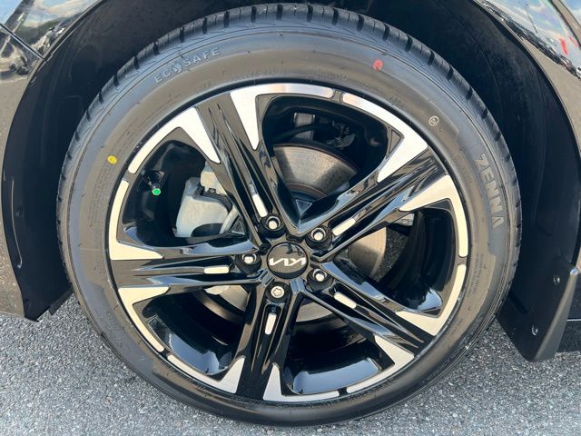 Vehicle image 13 of 44