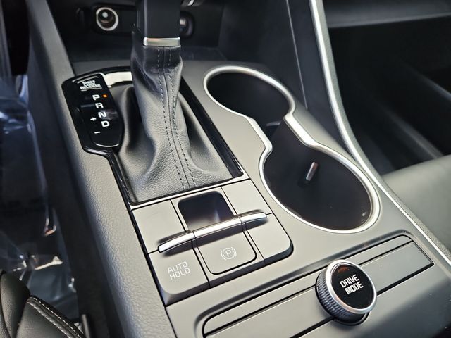 Vehicle image 21 of 34