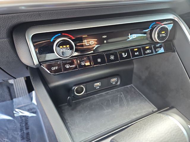 Vehicle image 23 of 34