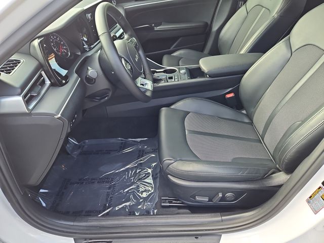 Vehicle image 10 of 34