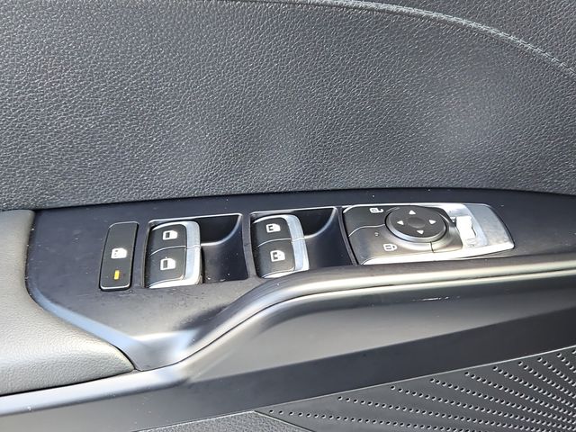 Vehicle image 31 of 34