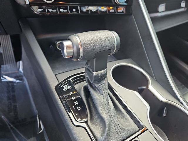 Vehicle image 22 of 34