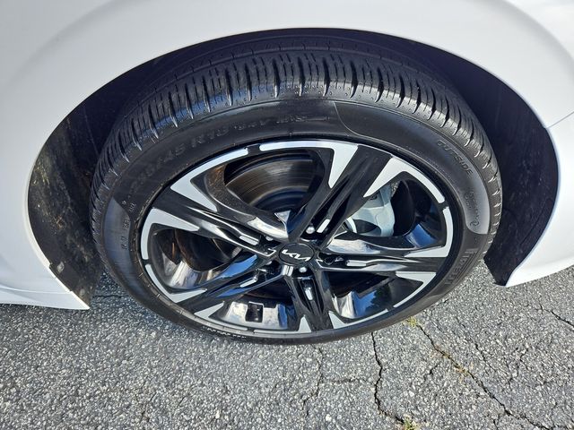 Vehicle image 9 of 34