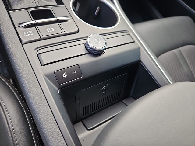 Vehicle image 20 of 34