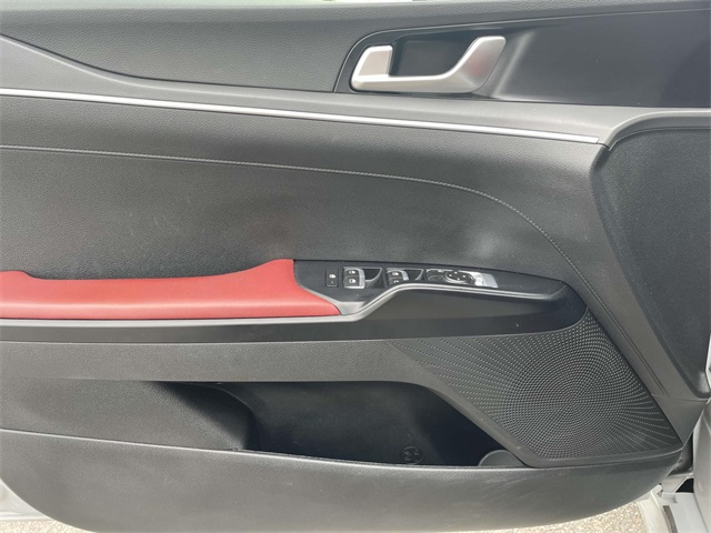 Vehicle image 15 of 31