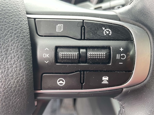 Vehicle image 20 of 31