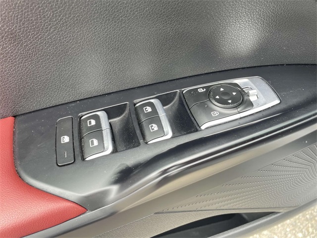 Vehicle image 16 of 31