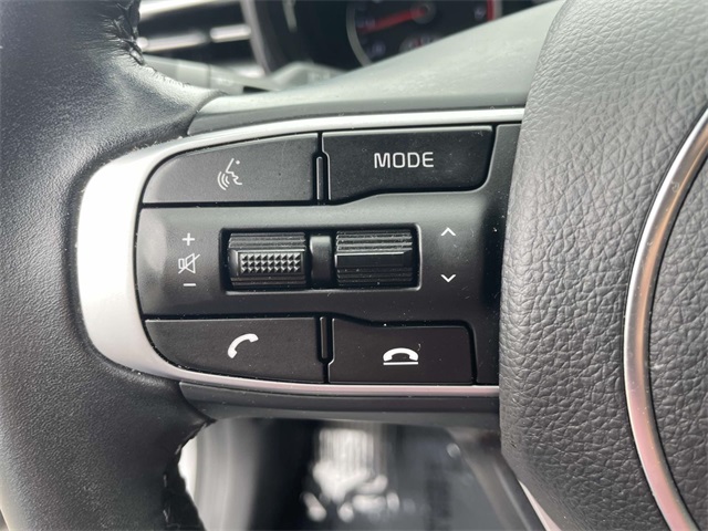 Vehicle image 19 of 31