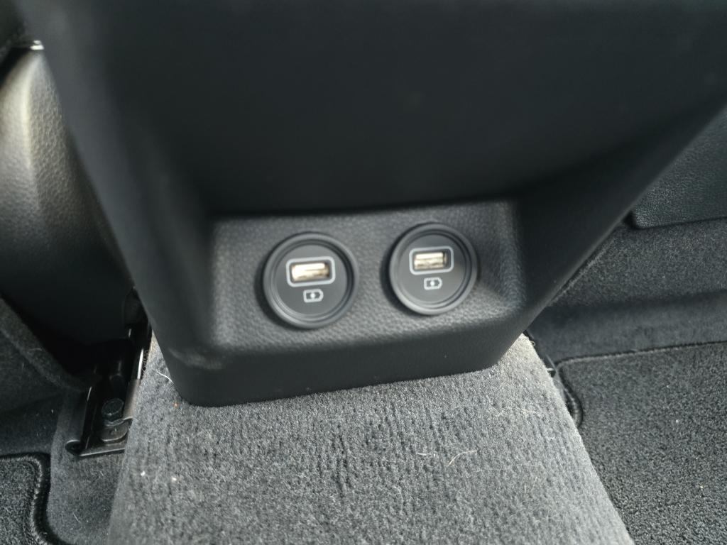 Vehicle image 13 of 19