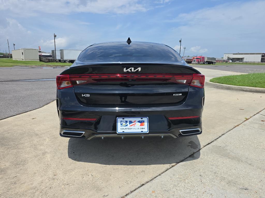 Vehicle image 4 of 19