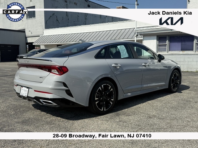 Vehicle image 4 of 18