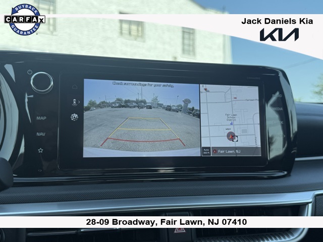 Vehicle image 12 of 18