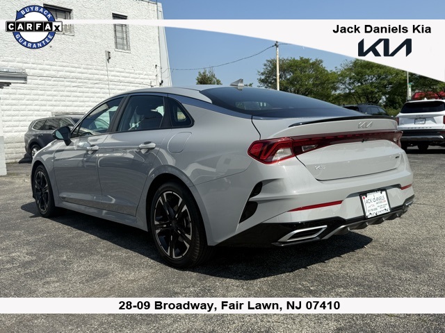 Vehicle image 6 of 18