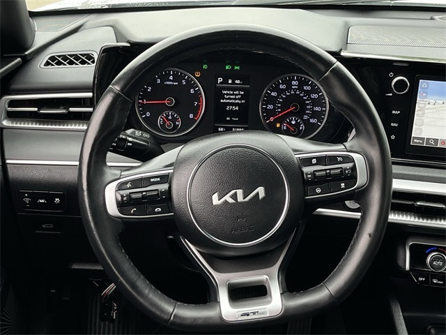 Vehicle image 13 of 34