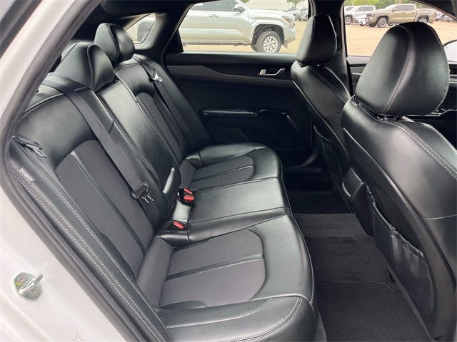 Vehicle image 32 of 34
