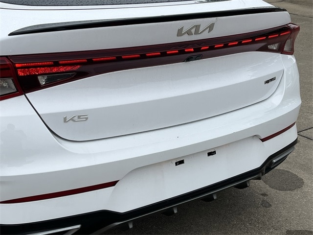 Vehicle image 7 of 34