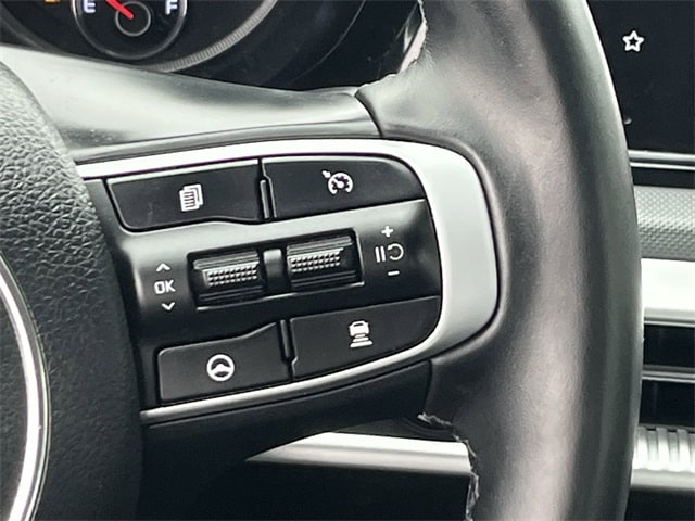 Vehicle image 15 of 34