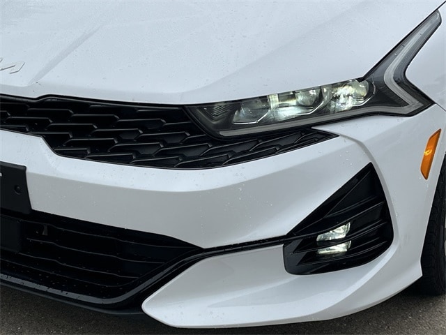Vehicle image 9 of 34