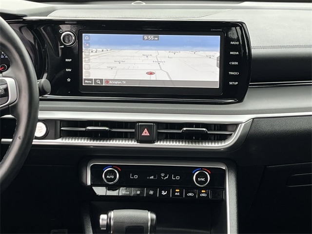Vehicle image 17 of 34