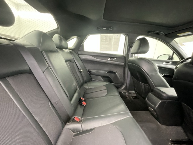 Vehicle image 14 of 25