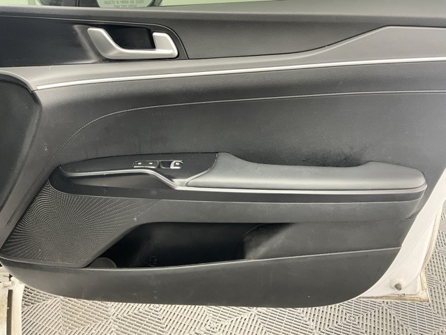 Vehicle image 15 of 25