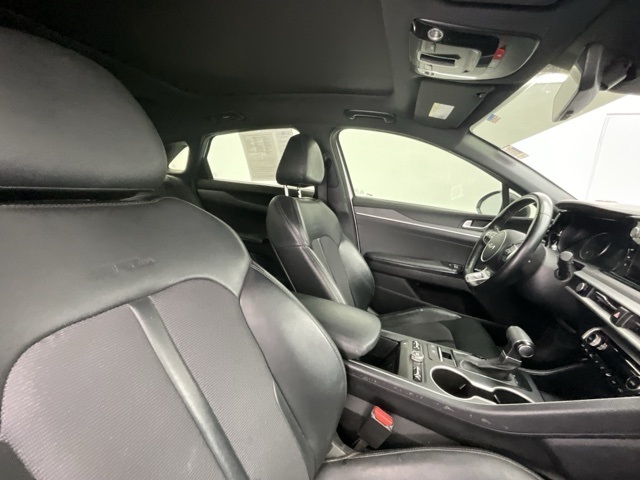 Vehicle image 13 of 25