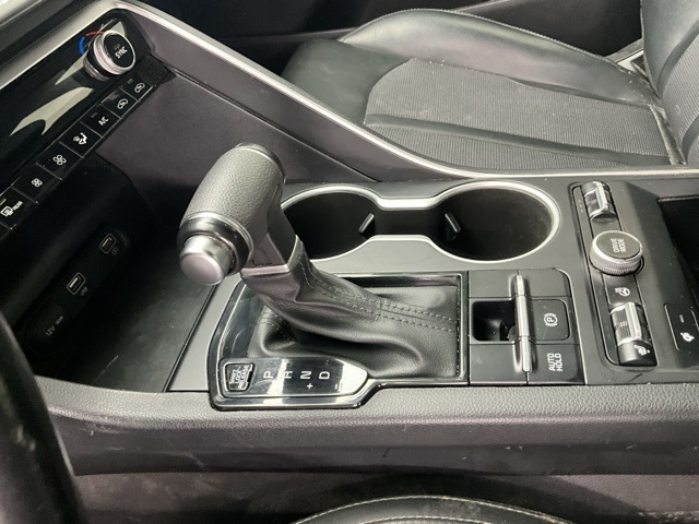 Vehicle image 19 of 25
