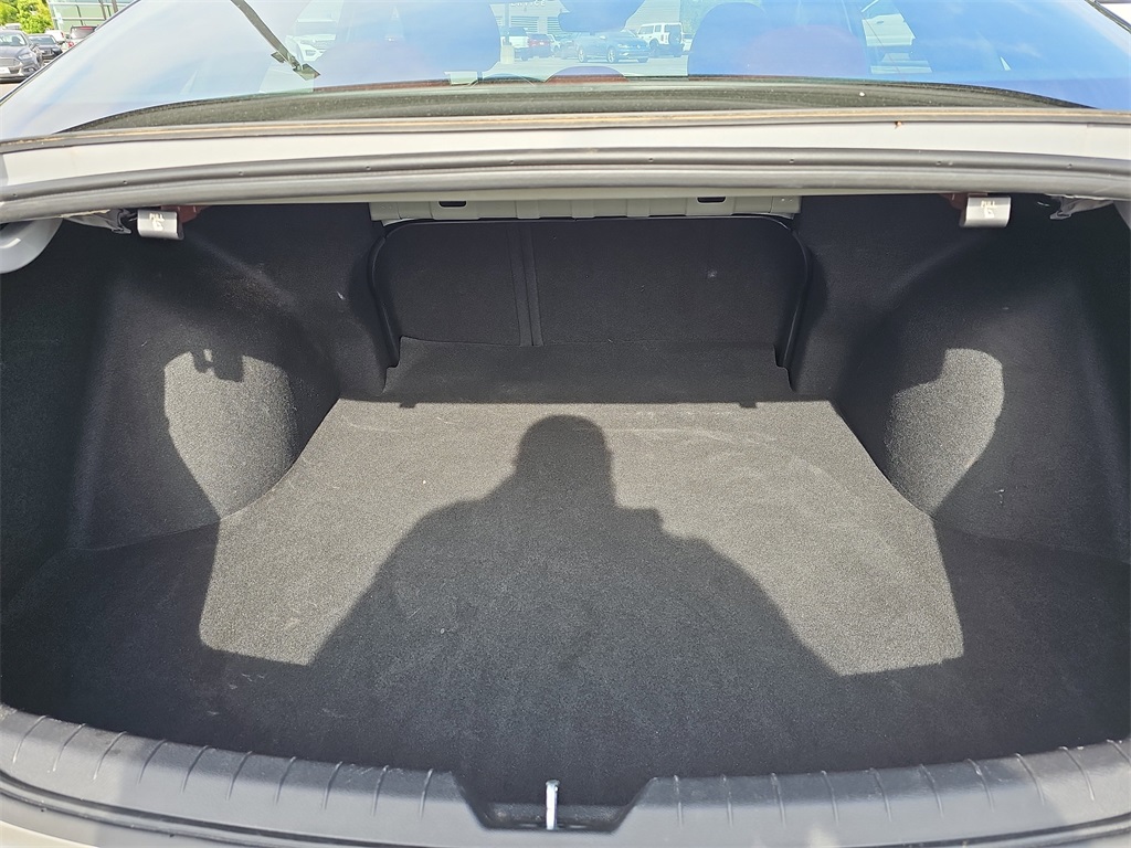 Vehicle image 12 of 33