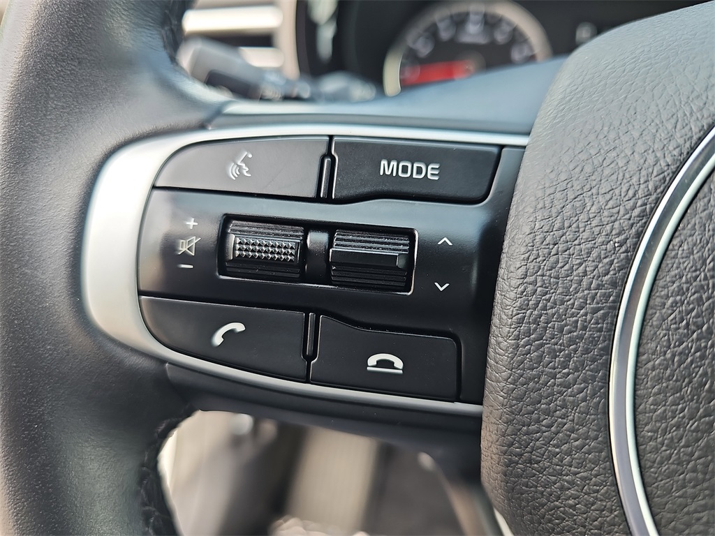 Vehicle image 16 of 33