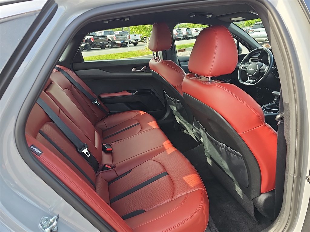 Vehicle image 11 of 33