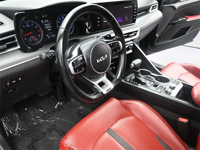 Vehicle image 13 of 50
