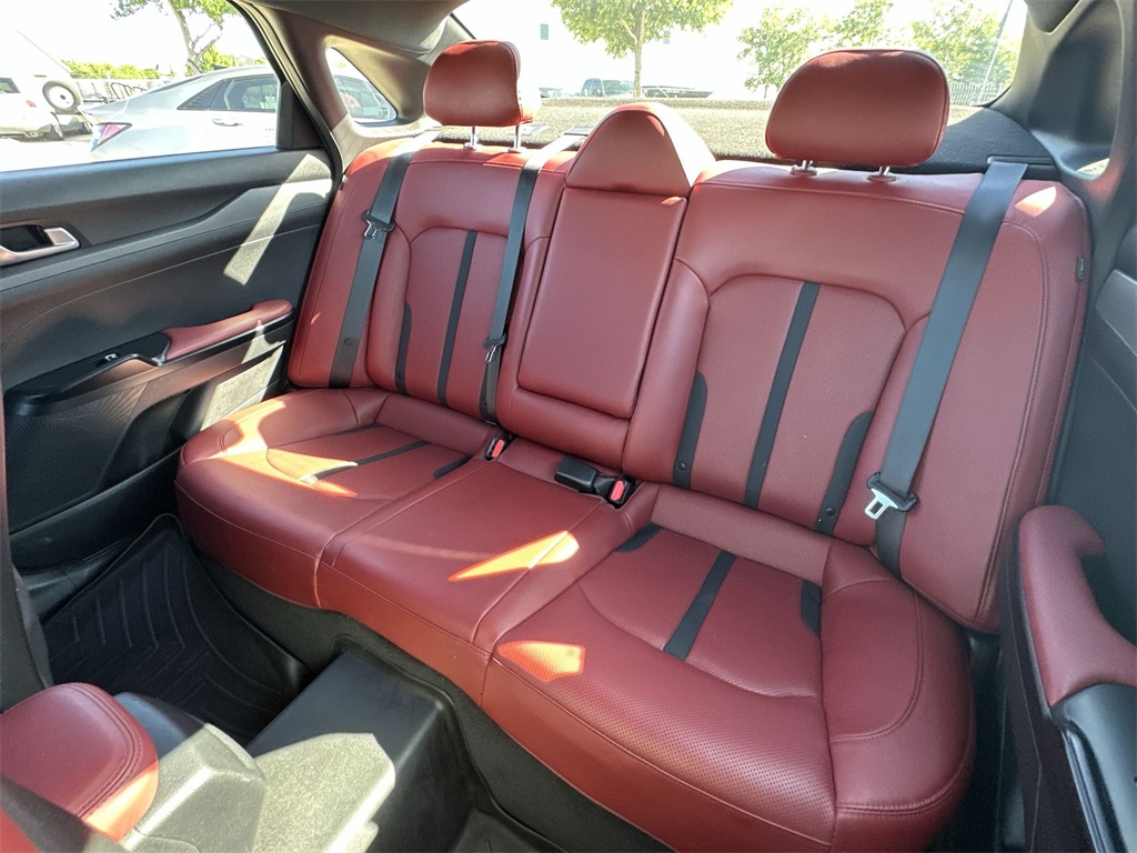 Vehicle image 24 of 25