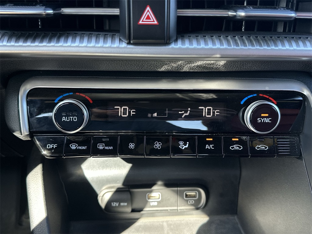 Vehicle image 16 of 25