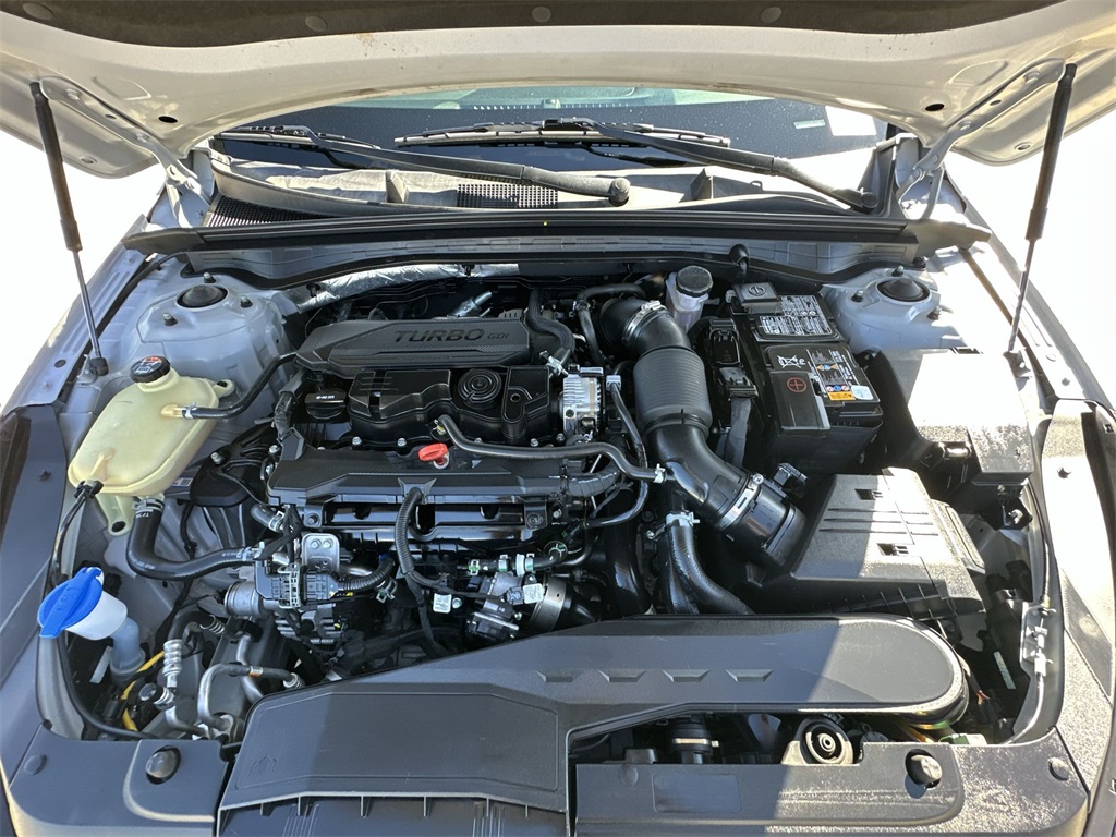 Vehicle image 17 of 25