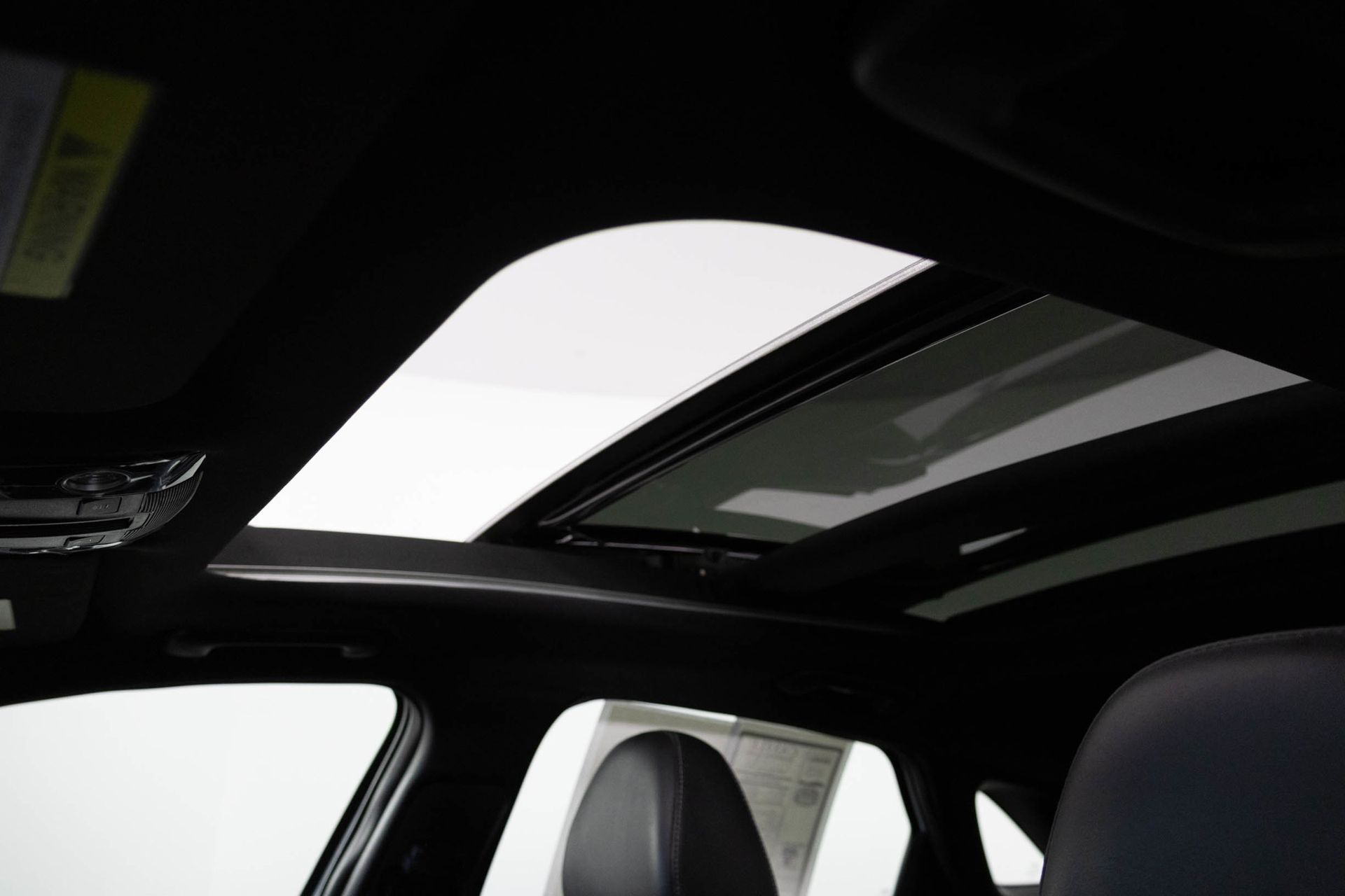 Vehicle image 14 of 43