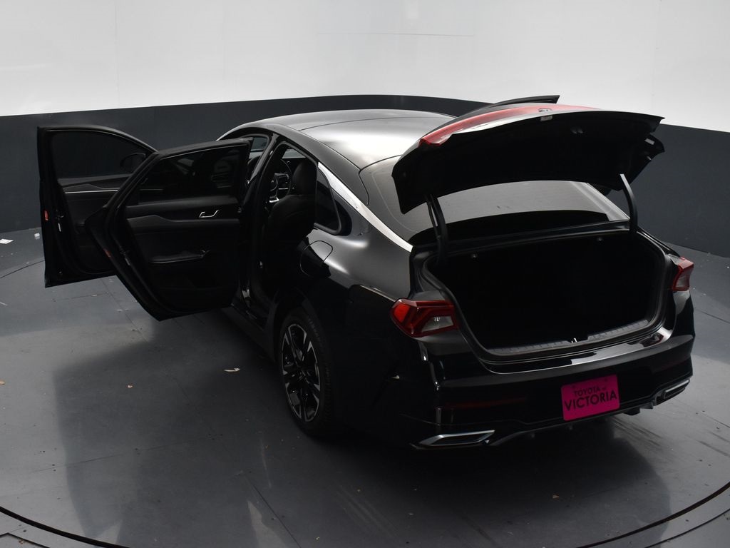 Vehicle image 22 of 26