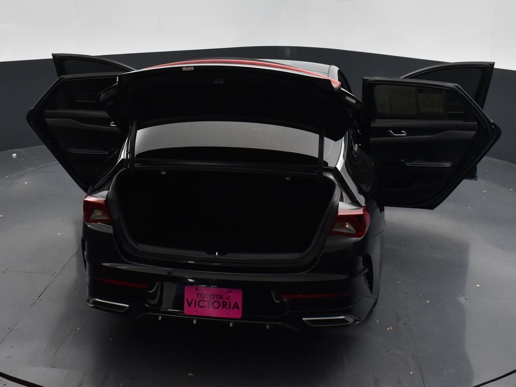 Vehicle image 23 of 26