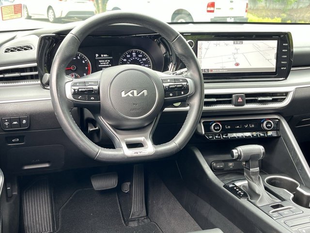 Vehicle image 31 of 47