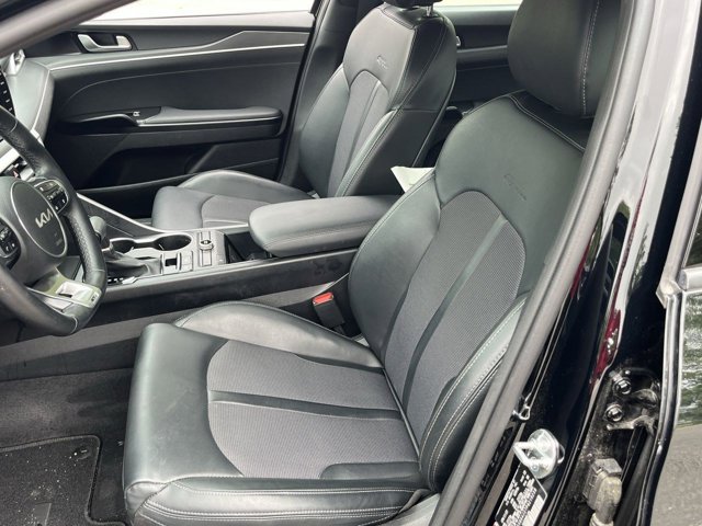 Vehicle image 14 of 47