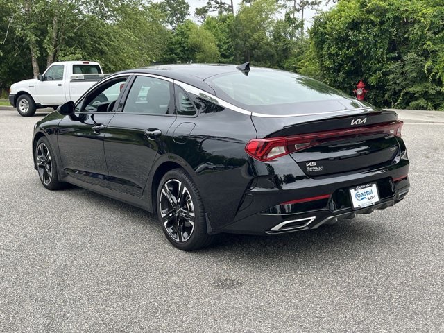 Vehicle image 7 of 47