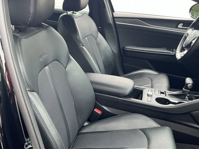 Vehicle image 40 of 47