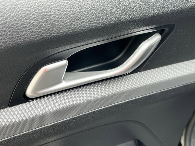 Vehicle image 28 of 47