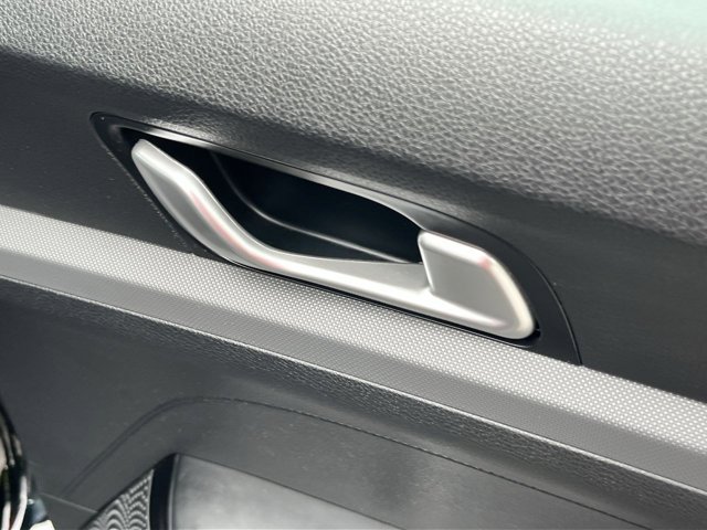 Vehicle image 34 of 47