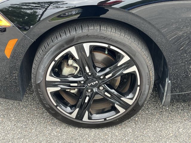 Vehicle image 10 of 47