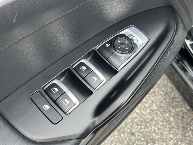 Vehicle image 13 of 47