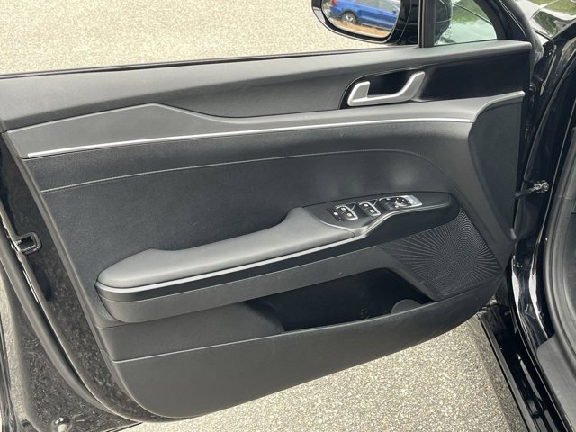Vehicle image 11 of 47