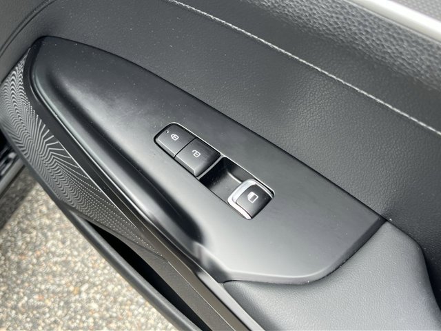 Vehicle image 39 of 47