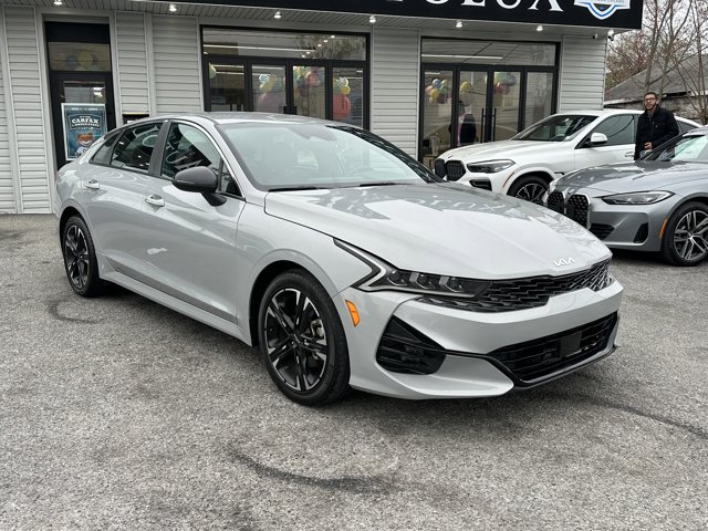 Vehicle image 4 of 28