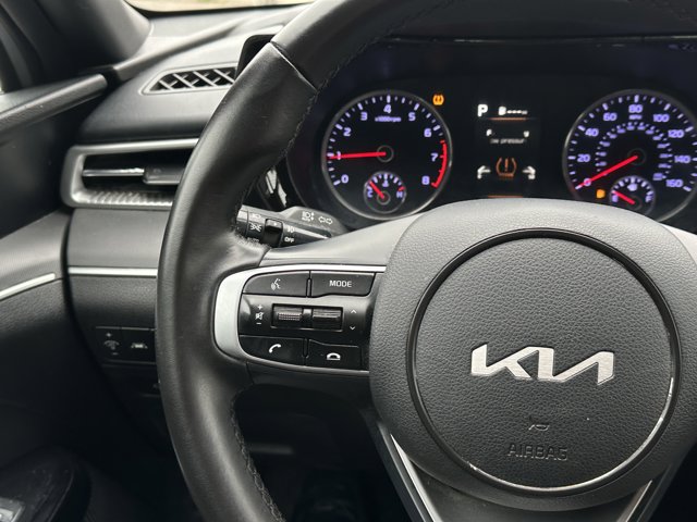 Vehicle image 19 of 28