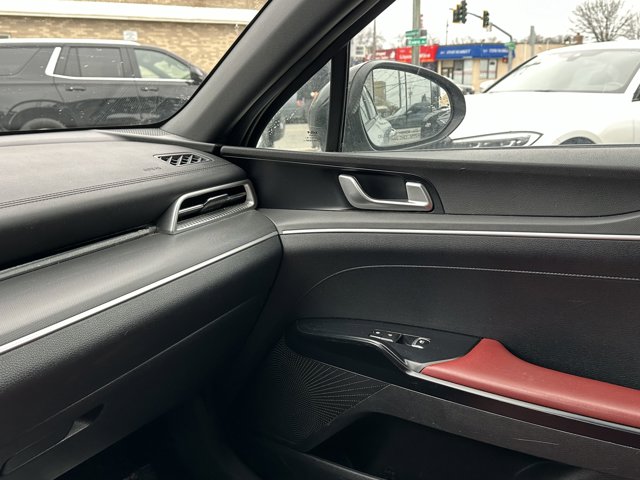 Vehicle image 27 of 28